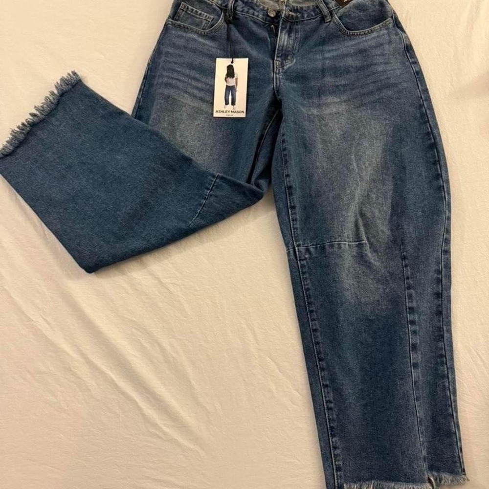 Ashley Mason Premium Barrel Jeans Medium Wash Frayed Hem AMRO-1775MB Size 9/29